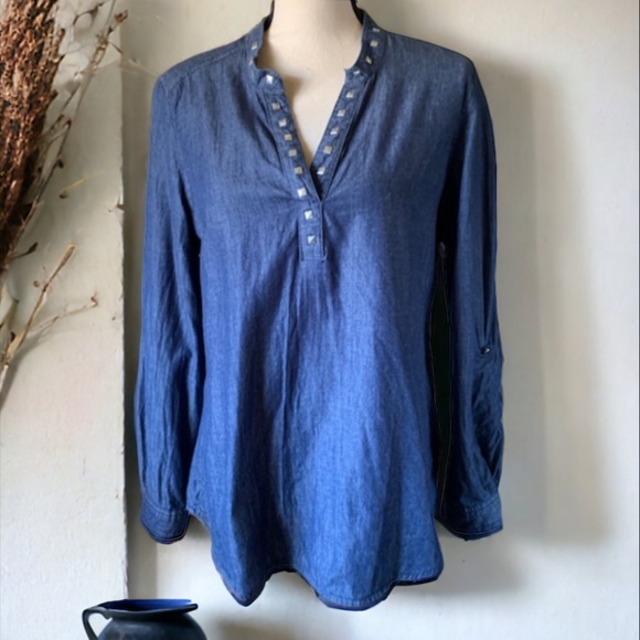 HANNAH STUD CHAMBRAY TUNIC  SIZE LARGE - Picture 1 of 7